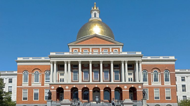 An image of the Massachusetts Capitol building.