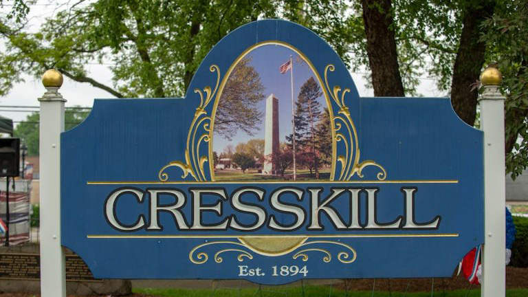 A sign that says Cresskill NJ